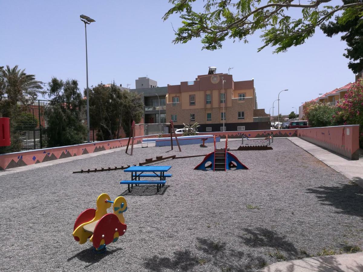 Arinaga Beach & Pool Apartment エクステリア 写真